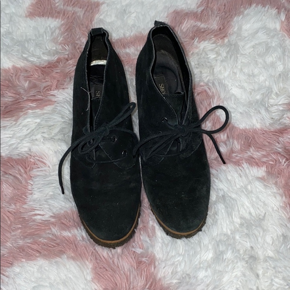 🌷Shoemint black suede wedge bootie